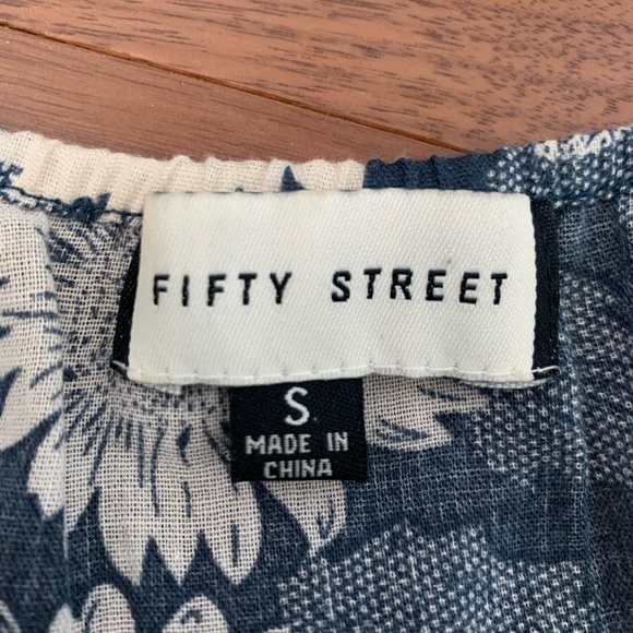 Boho Floral Peplum Top with Lace Trim - Picture 4 of 6